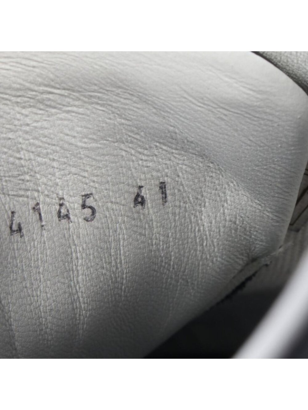 Chanel Sneakers CC Logo Leather - Picture 6 of 7